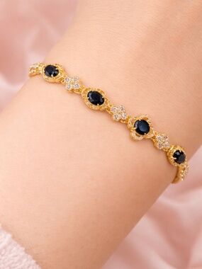 Black Onyx Clover Bracelet, Gold Floral Link Bracelet, hypoallergenic